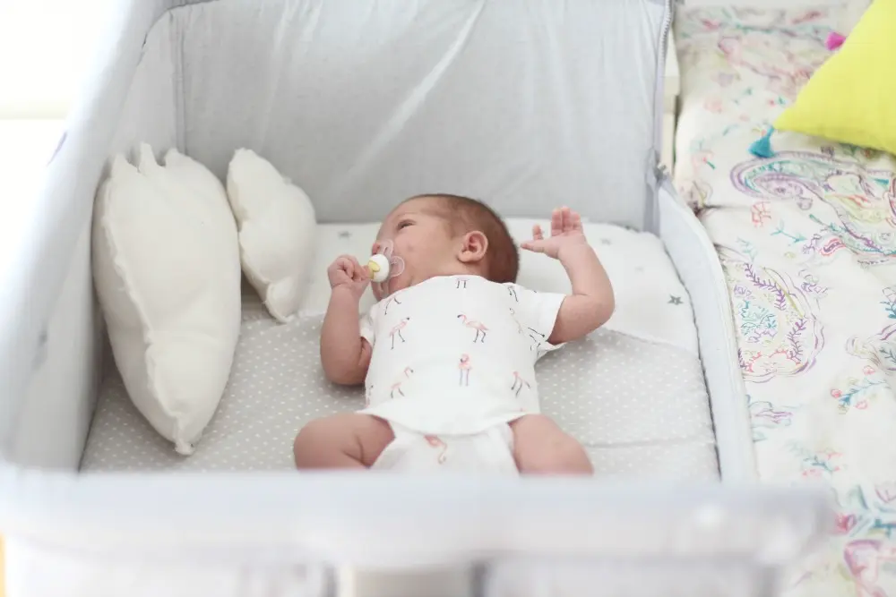 mini-cuna-colecho-para-bebe-chicco-10